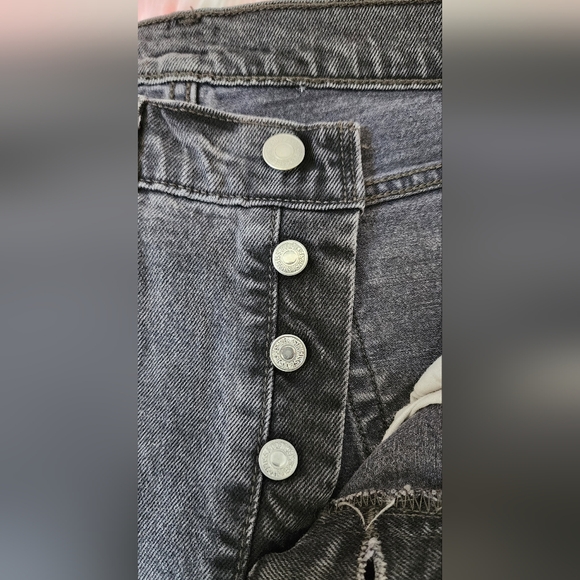 Levis 501 Original Cropped High Rise Jeans - Women's 30x26 - Black Washed - NEW - Picture 6 of 12